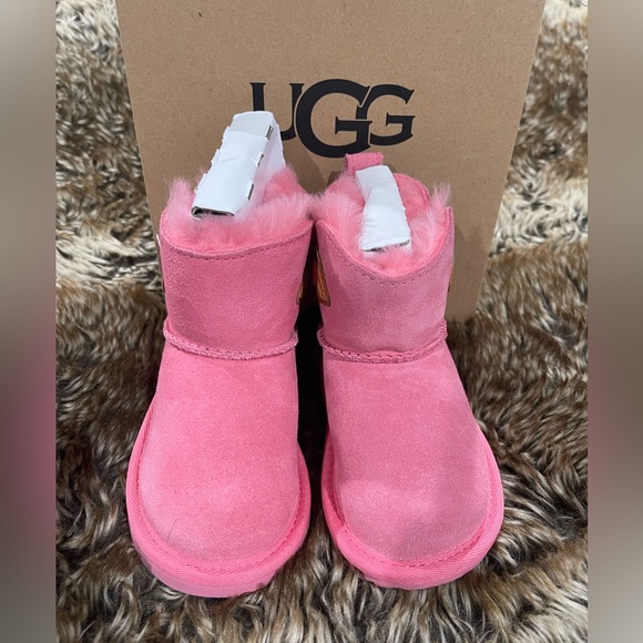 Girls toddler Uggs - Picture 1 of 8